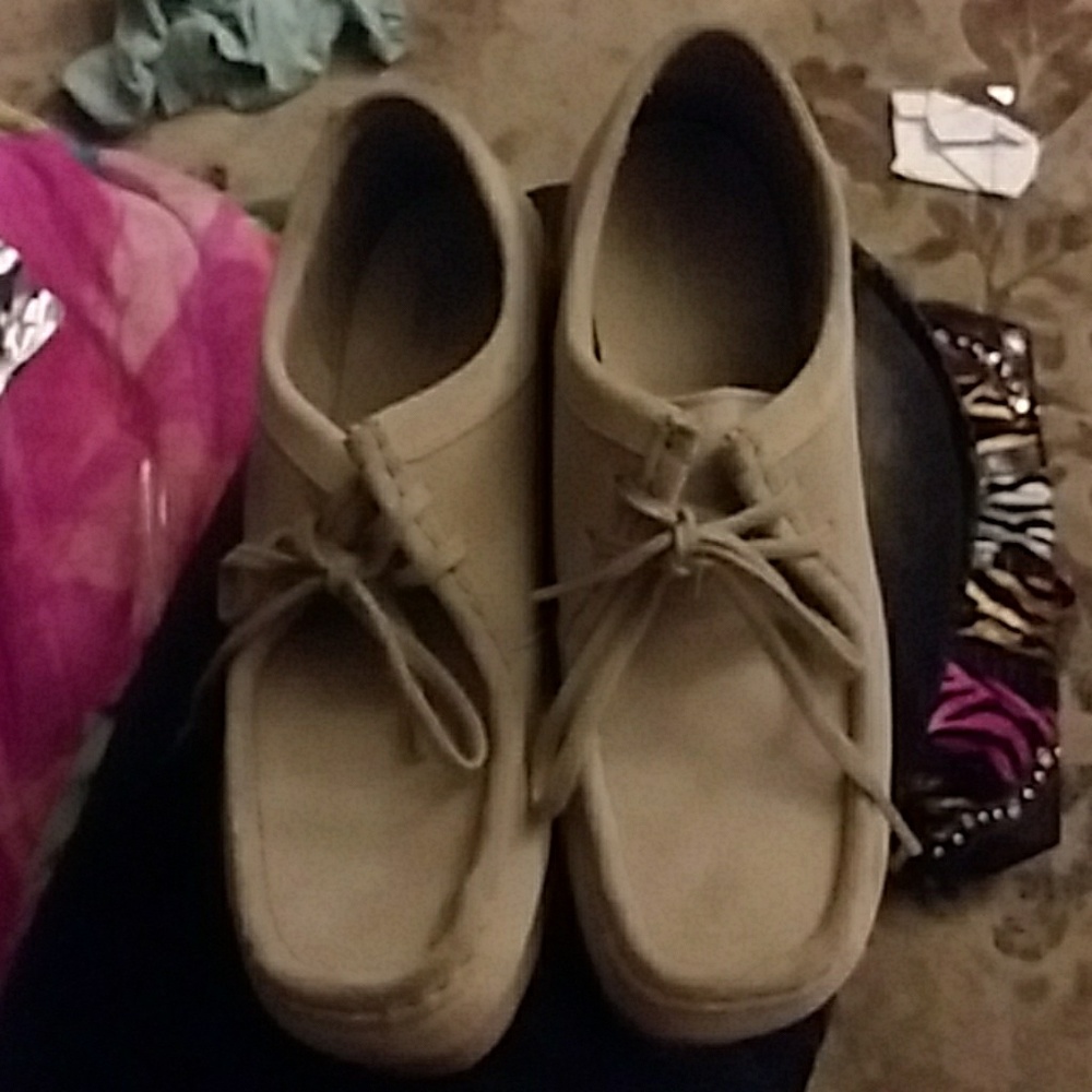Clark's Wallabee's size 9 woman's